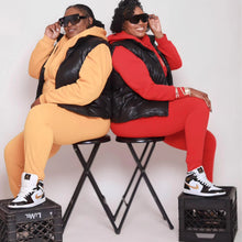 Load image into Gallery viewer, Yanna&#39;s Puffer Vest
